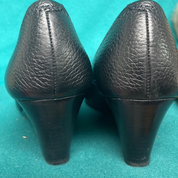 Tory Burch open toe wedge.black size 9.5 like new - Picture 4 of 6